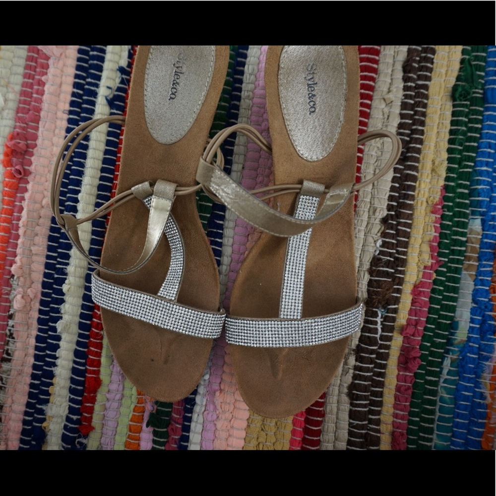 Strappy platform sandals (embellished)